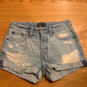 Abercrombie boyfriend short